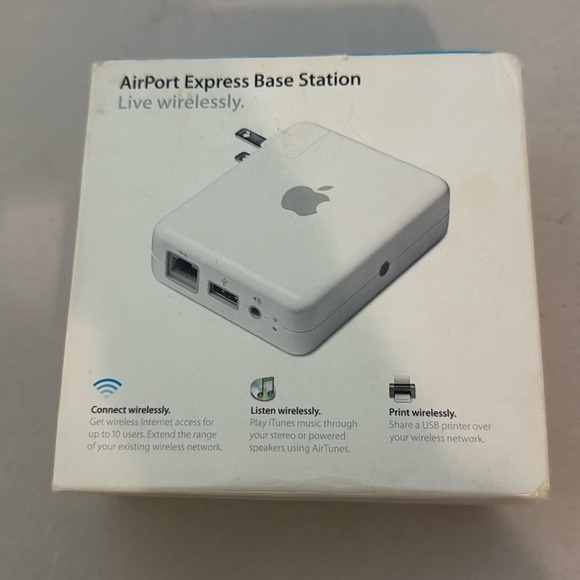 Apple‎ AirPort Express Base Station White A1264 - Picture 1 of 4